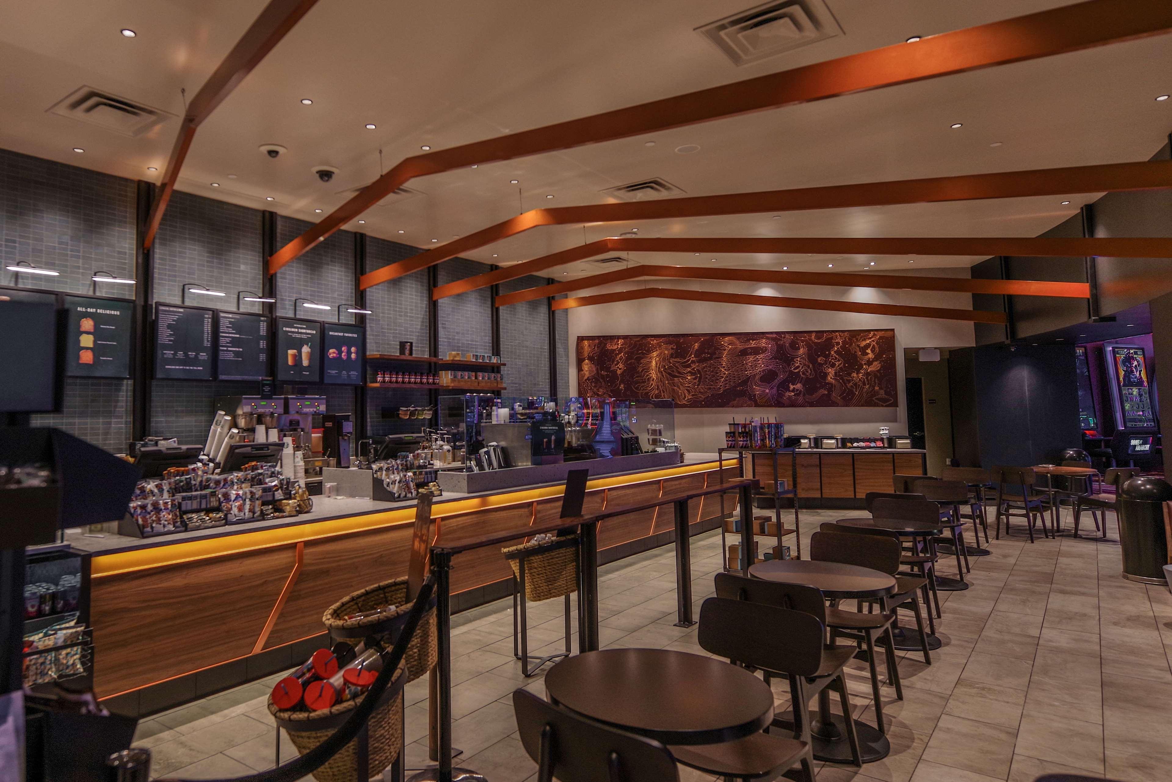 The Strat Hotel, Casino & Tower 3*